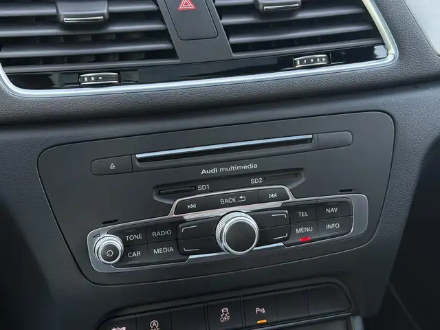 Audi Q3 view 28
