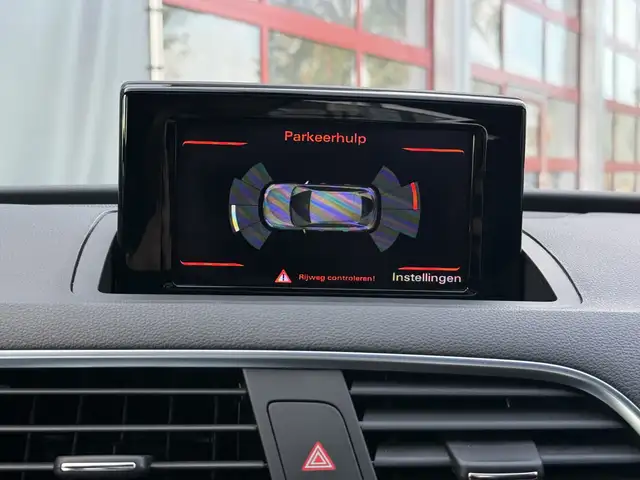 Audi Q3 view 27