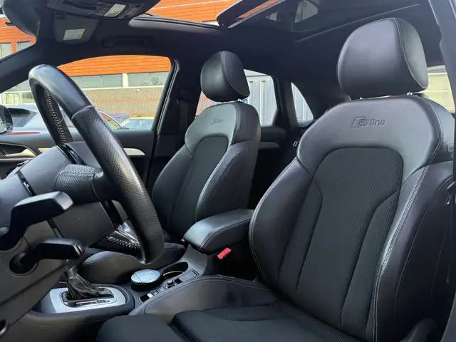 Audi Q3 view 4