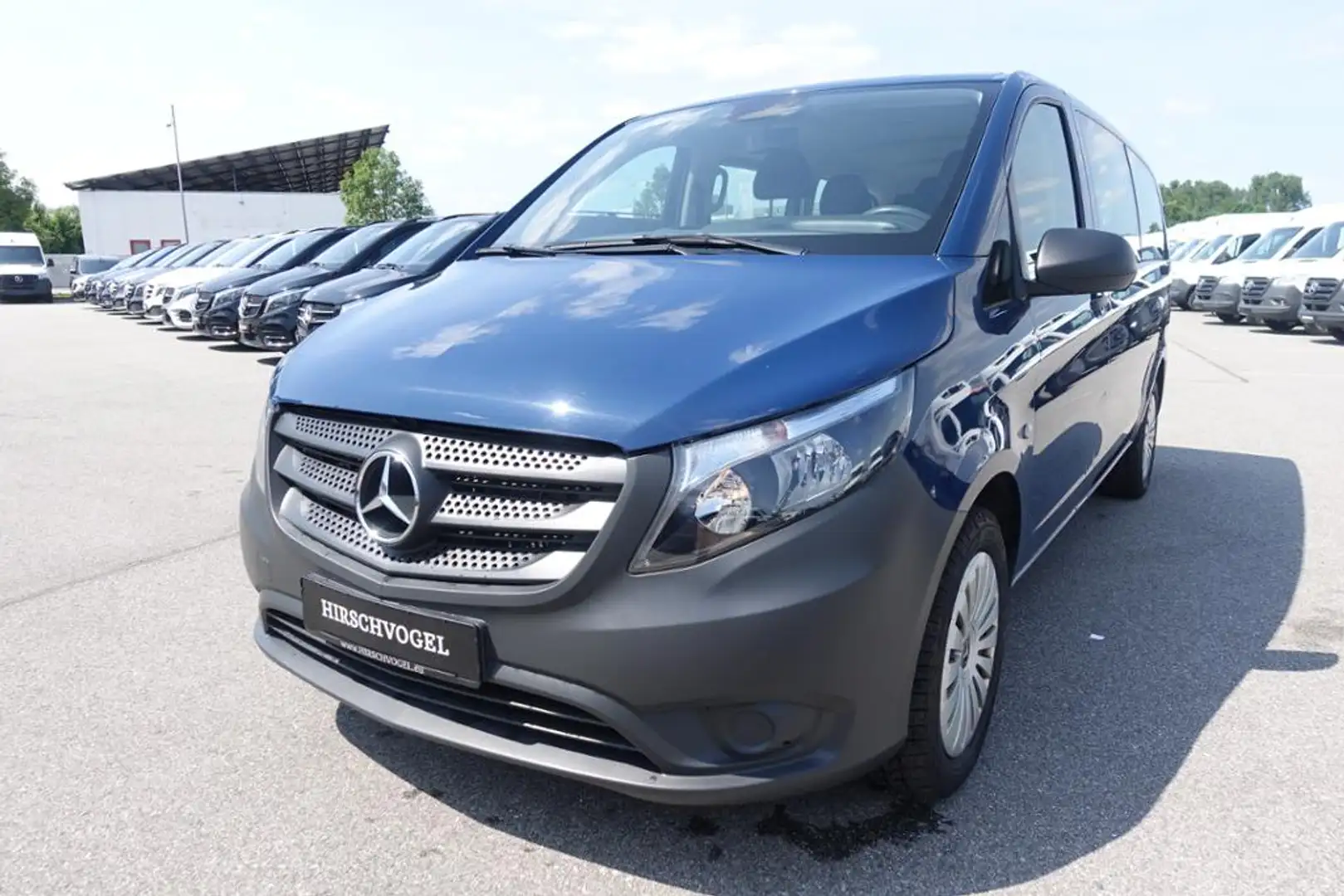 Mercedes-Benz Vito 114 CDI Tourer extralang 8-Sitzer 9G+Klima Blau - 1