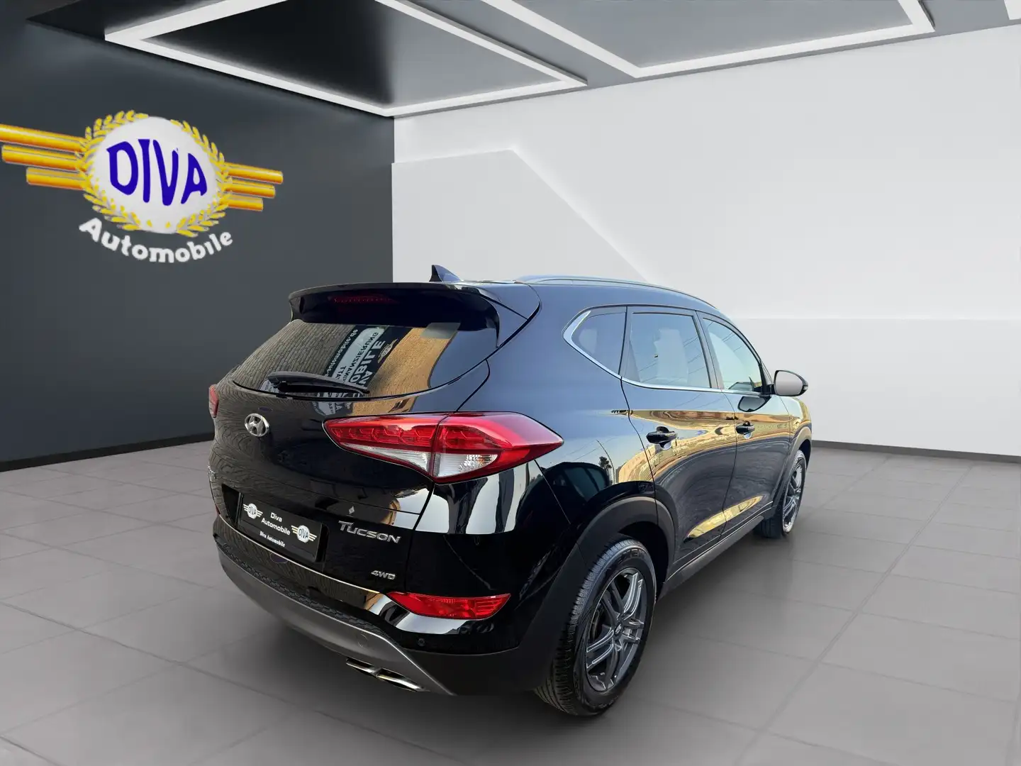 Hyundai TUCSON Style 4WD 1.Hand Schwarz - 2