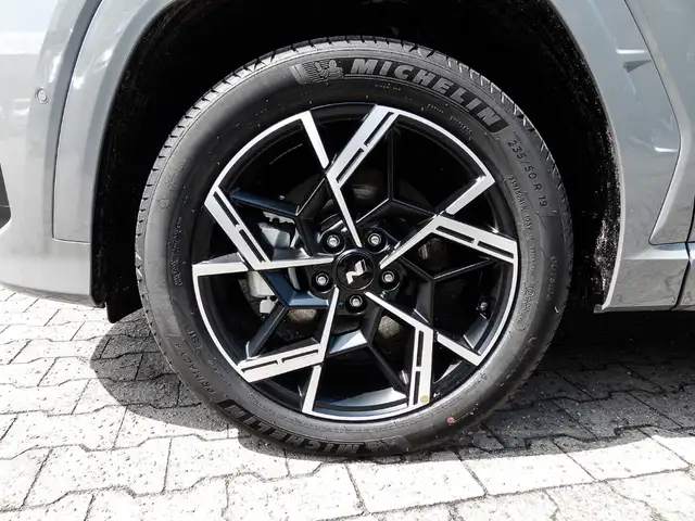 Hyundai Tucson view 3