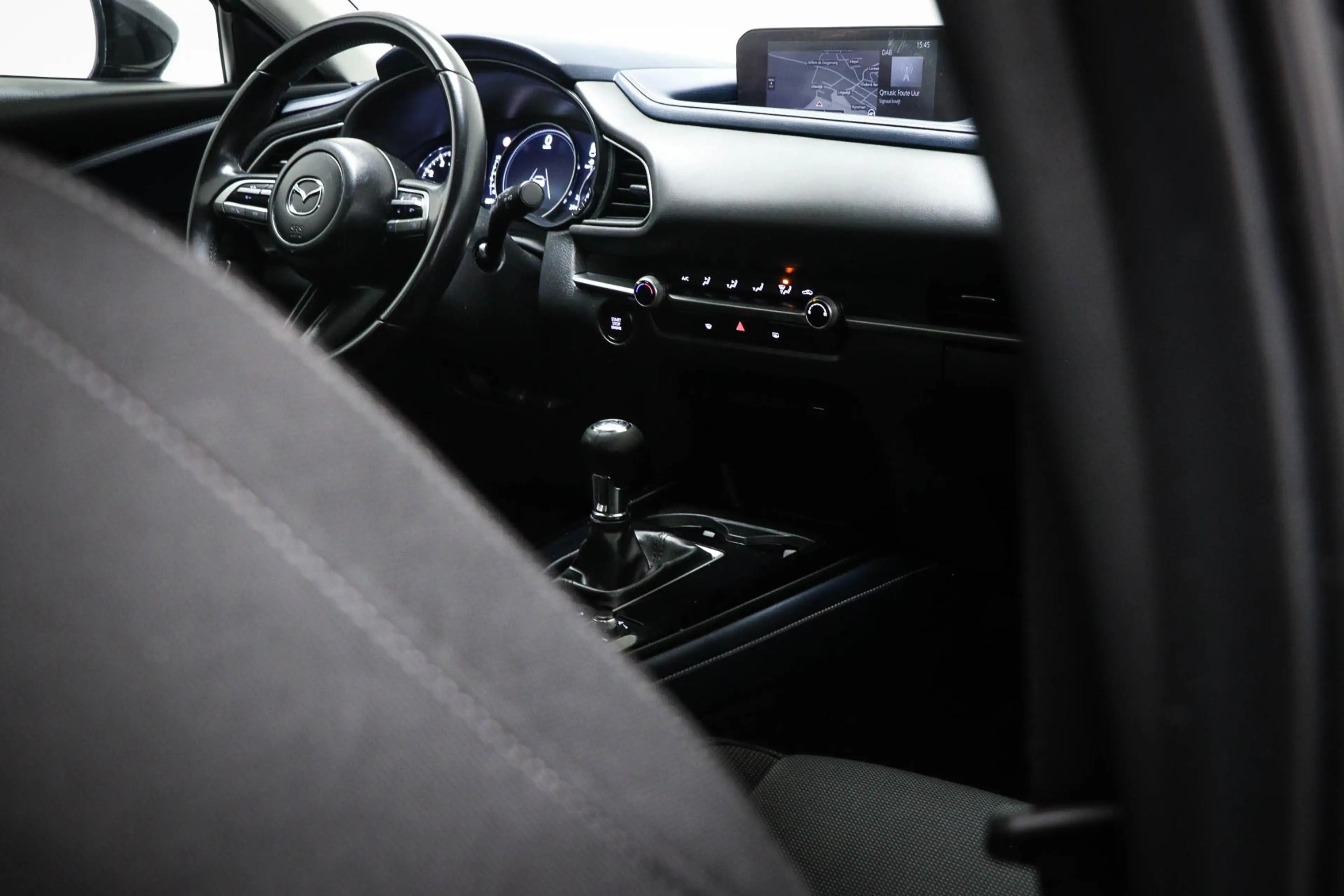 Mazda CX-30 2.0 e-SkyActiv-G M Hybrid | HEAD UP | DAB | APPLE — photo 13