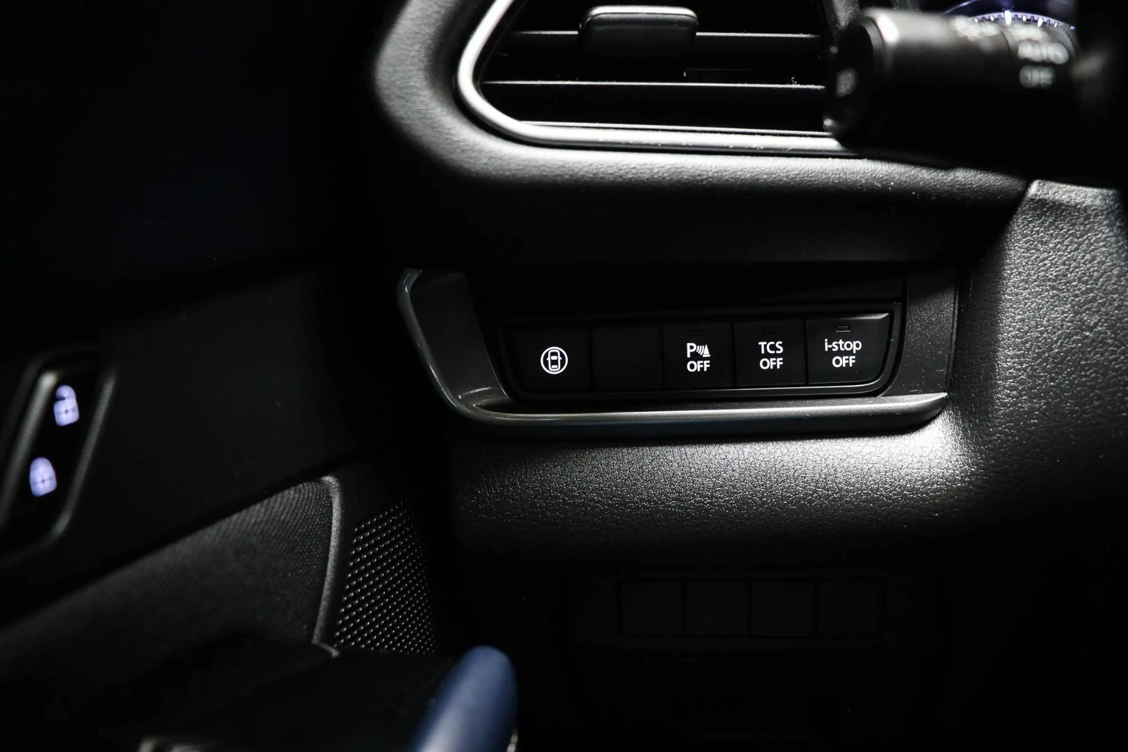 Mazda CX-30 2.0 e-SkyActiv-G M Hybrid | HEAD UP | DAB | APPLE — photo 30