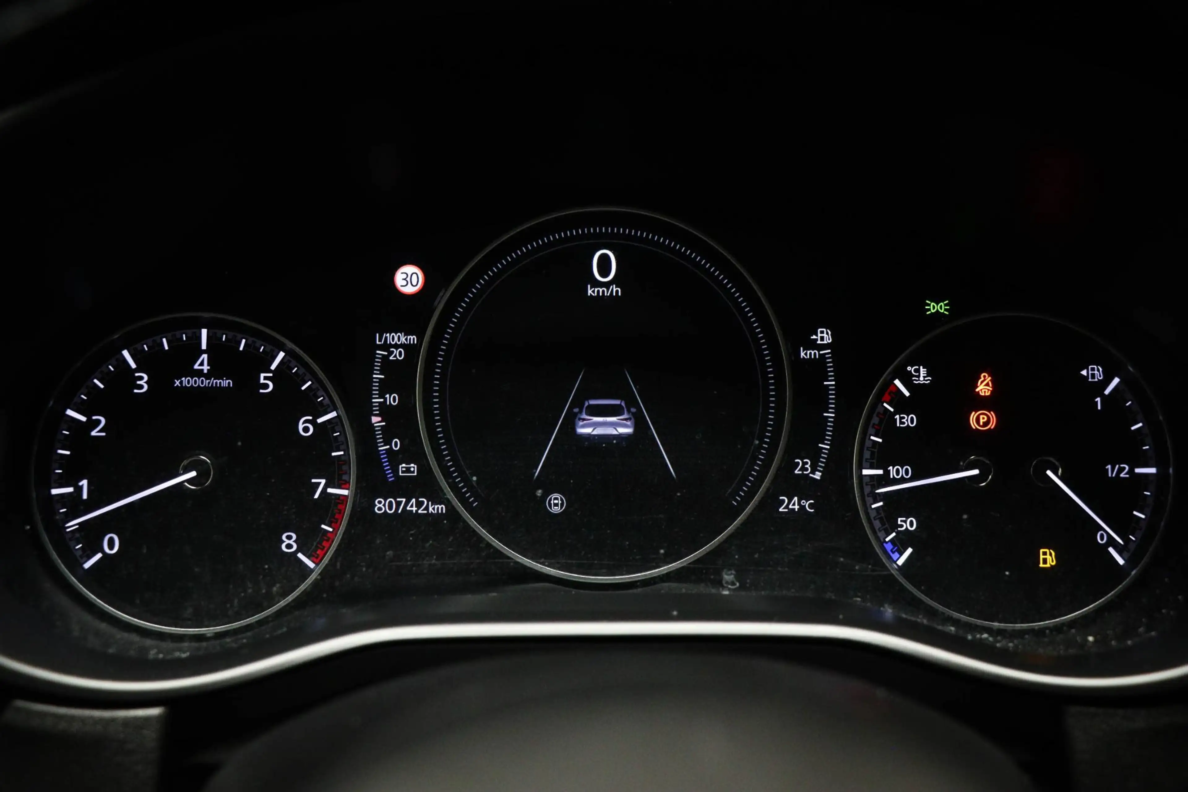 Mazda CX-30 2.0 e-SkyActiv-G M Hybrid | HEAD UP | DAB | APPLE — photo 4