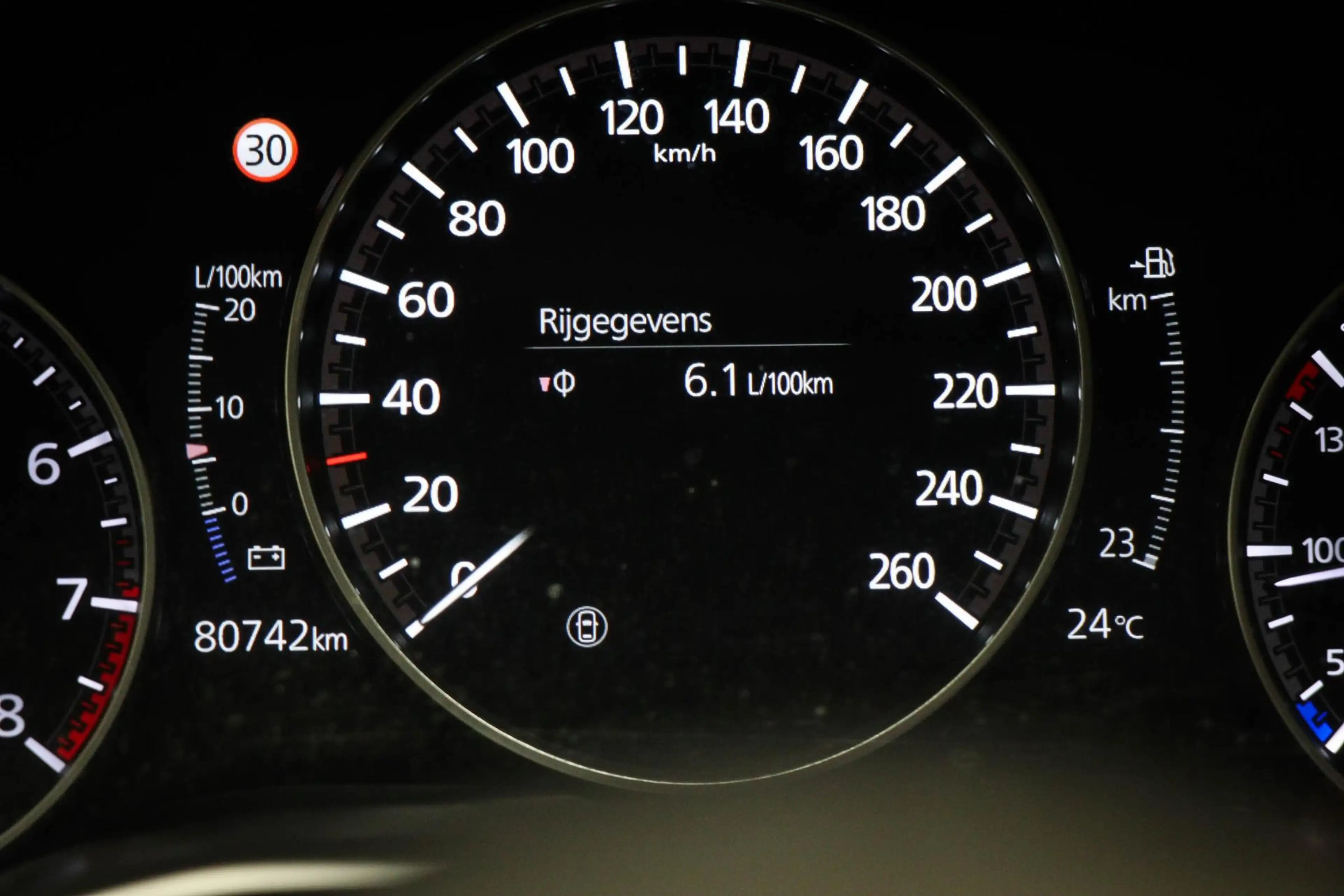 Mazda CX-30 2.0 e-SkyActiv-G M Hybrid | HEAD UP | DAB | APPLE — photo 33