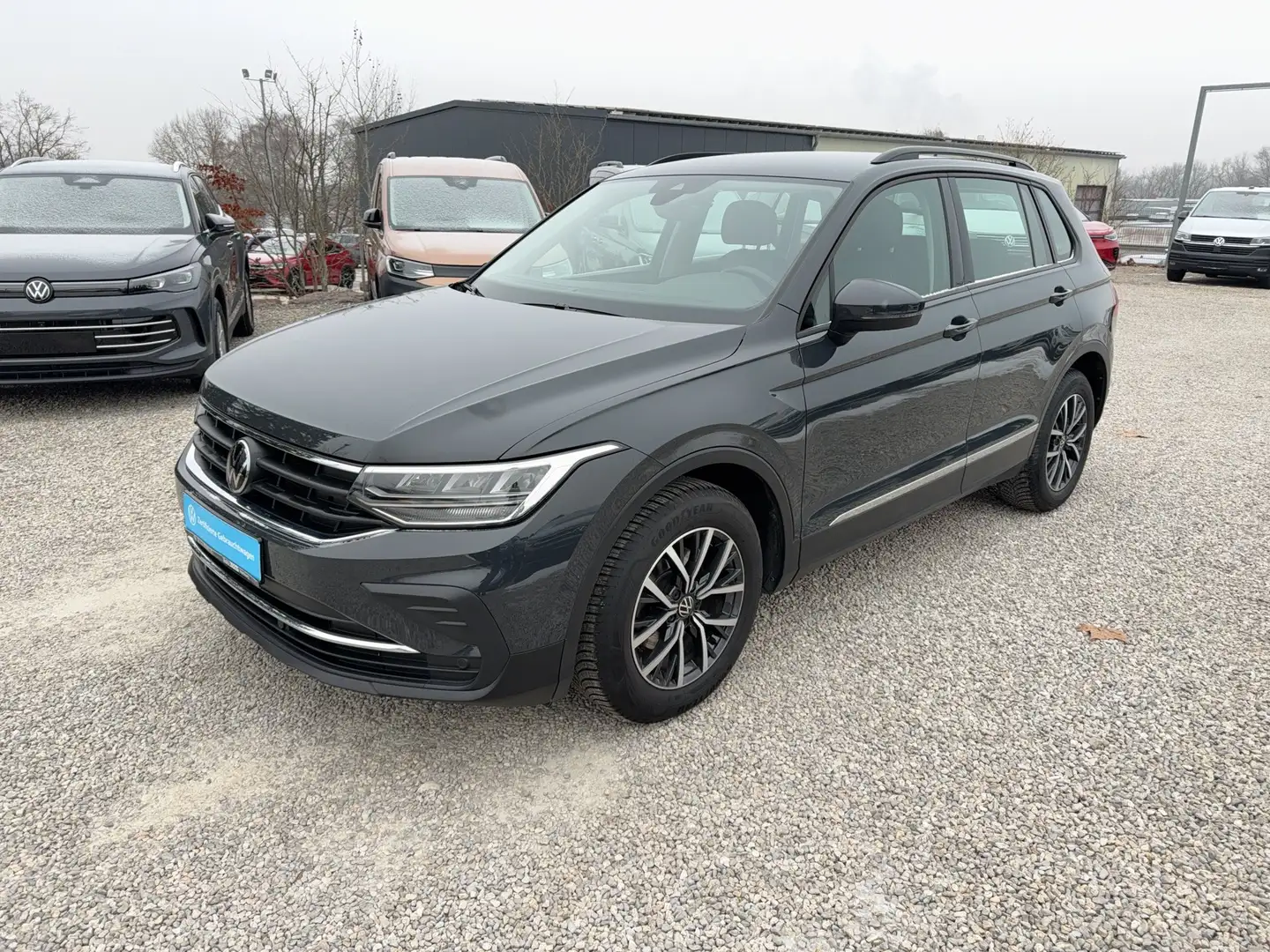 Volkswagen Tiguan TSi Life AHK/ Black/AHK/ACC/LED/PDC Grau - 2