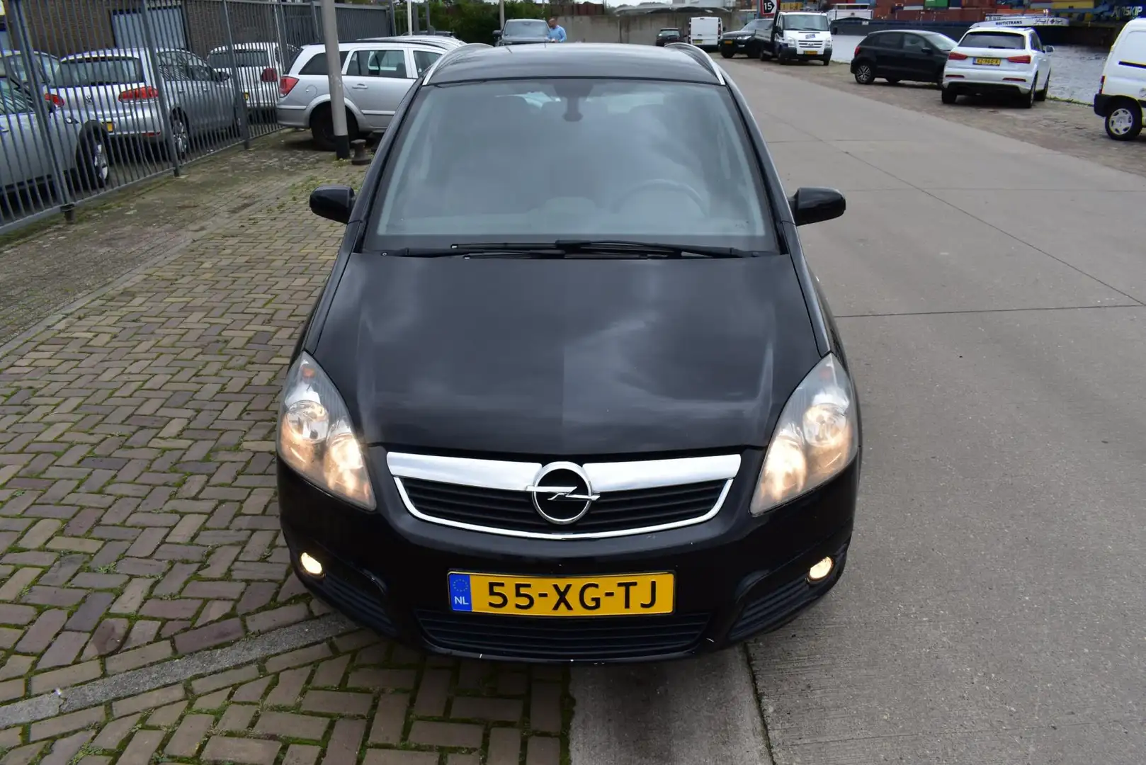 Opel Zafira 1.6 Executive Zwart - 2