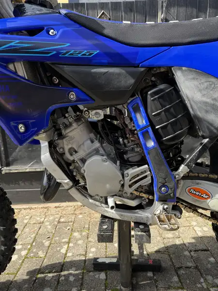 Yamaha YZ 125 - foto 5