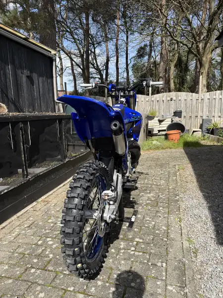 Yamaha YZ 125 - foto 2