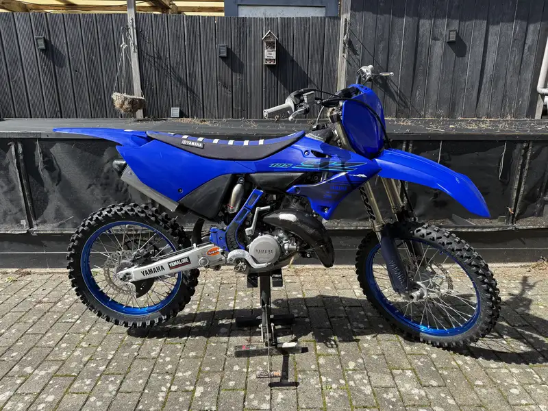 Yamaha YZ 125 - foto 3