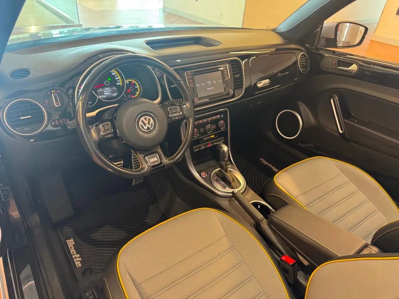 Volkswagen Beetle photo Volkswagen Beetle
