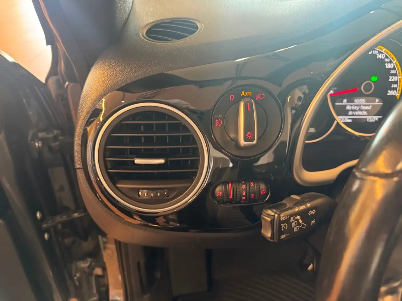 Volkswagen Beetle photo Volkswagen Beetle