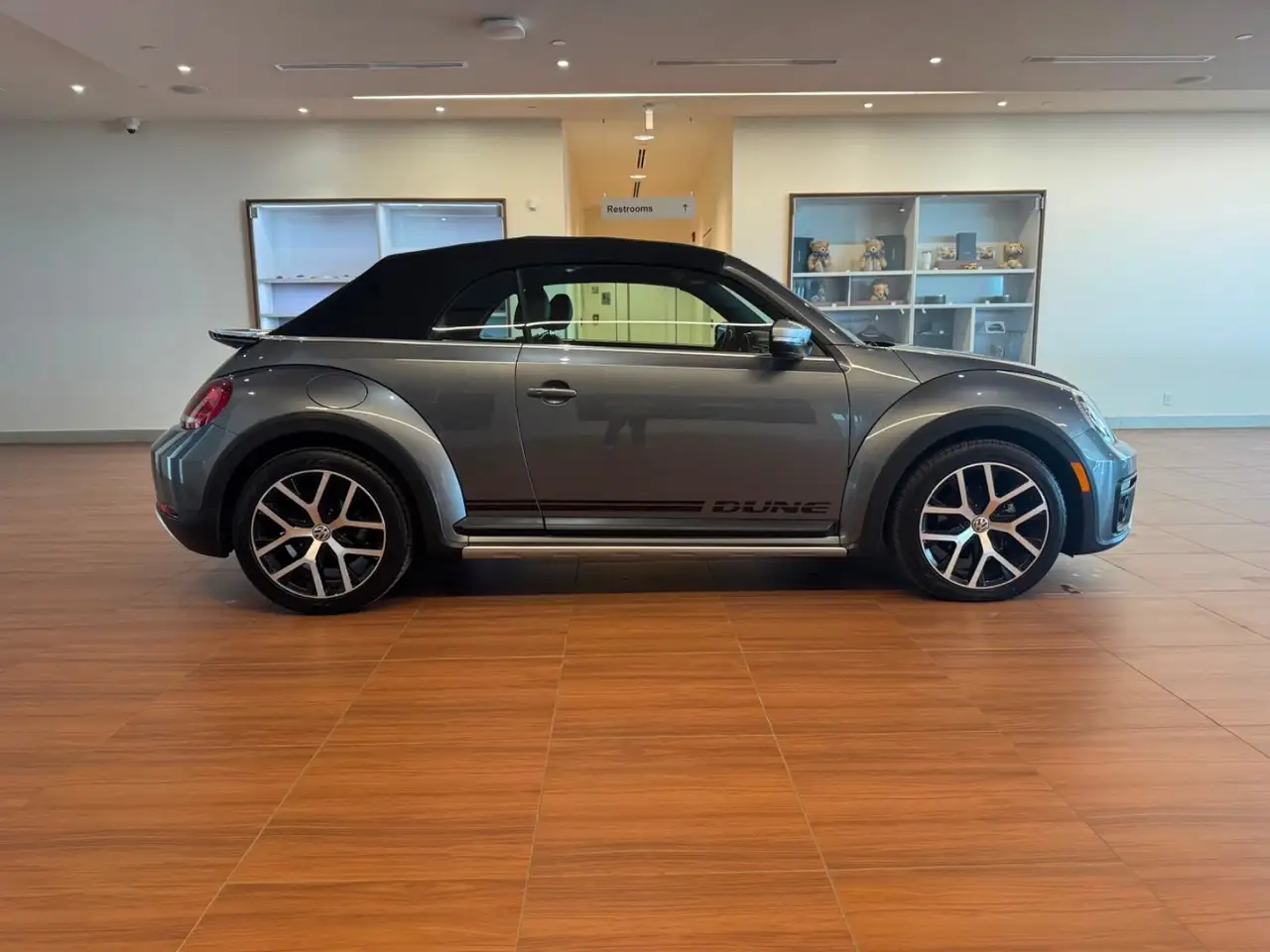 Volkswagen Beetle photo Volkswagen Beetle