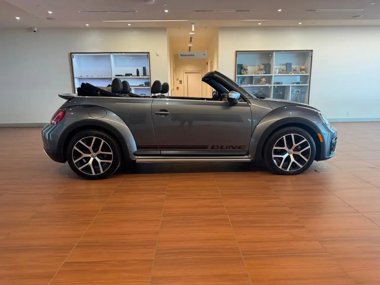 Volkswagen Beetle photo Volkswagen Beetle