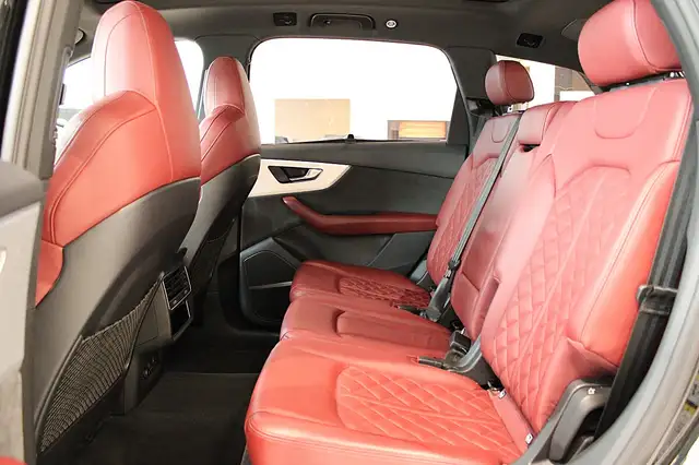 Audi SQ7 TFSI quattro Tiptronic **7-Sitzer** Ansicht 18