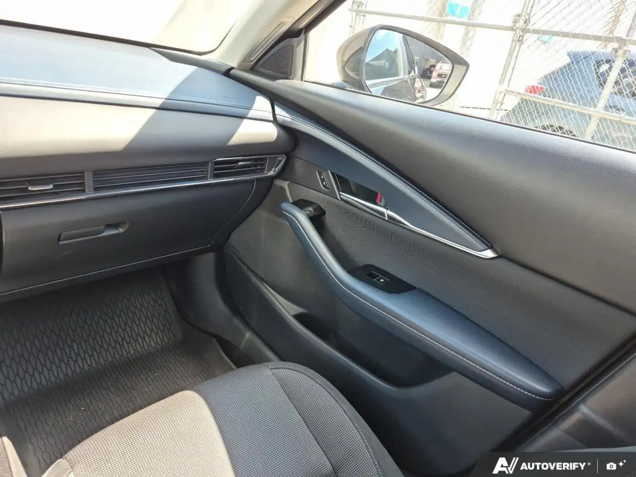 Mazda CX-30 снимка Mazda CX-30
