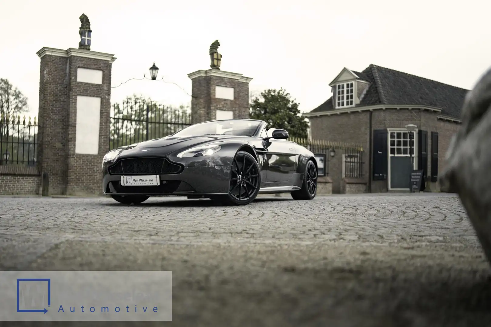 Aston Martin Vantage V12 Roadster 5.9 V12 Vantage S Carbon Grijs - 1