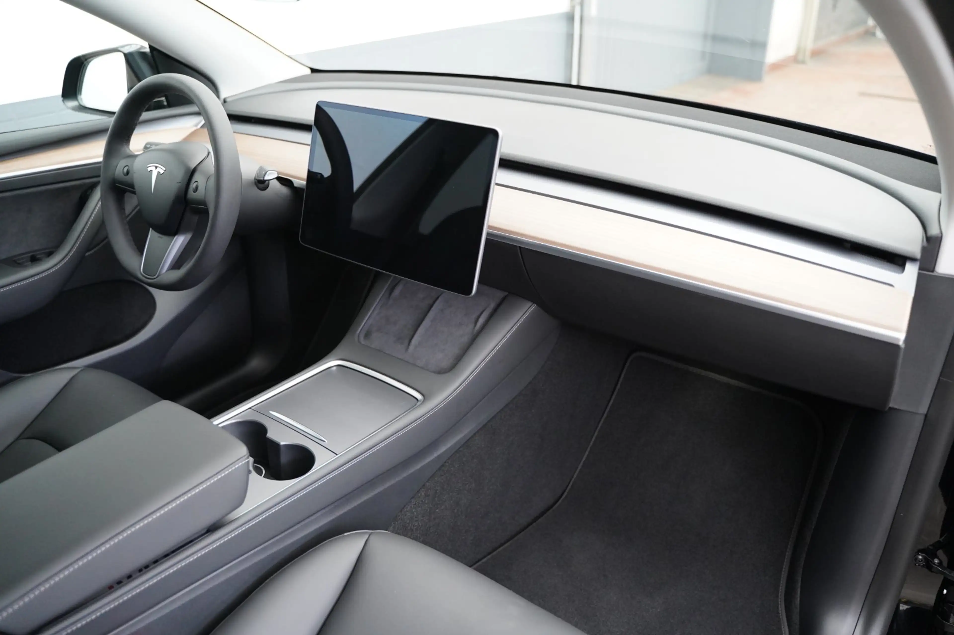 Tesla Model Y Long Range AWD *20-Zoll*Mwst. ausweisbar* — photo 17