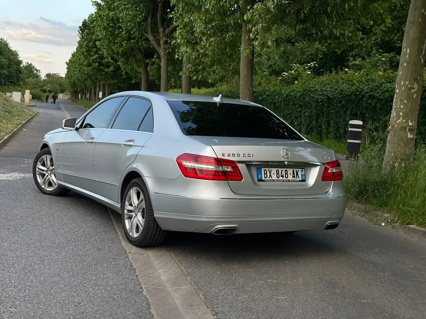 Mercedes-Benz E 250 Classe CDI BlueEfficiency Elégance Executive 4-Mat - 2