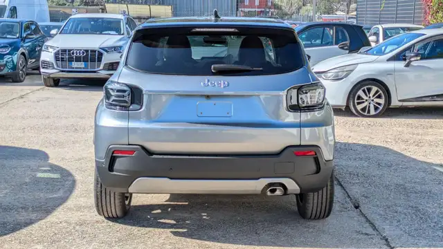 Jeep Avenger view 15