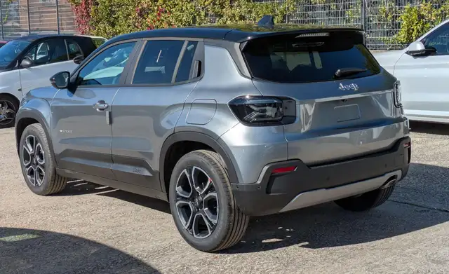 Jeep Avenger view 3