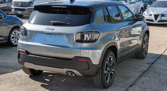 Jeep Avenger view 4