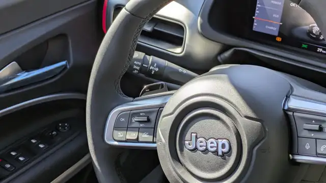 Jeep Avenger view 9