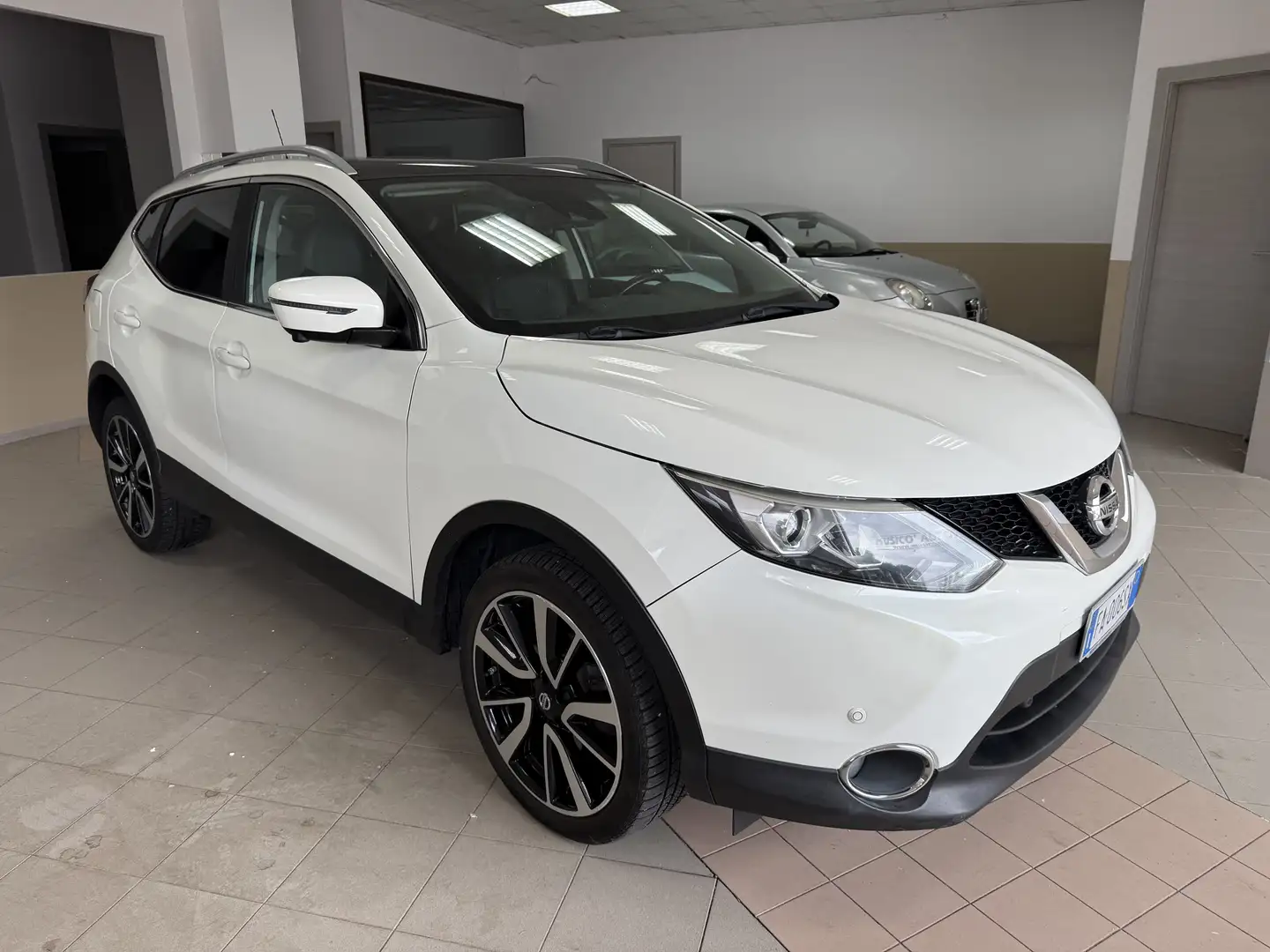Nissan Qashqai 1.5 dci Tekna 110cv - 2