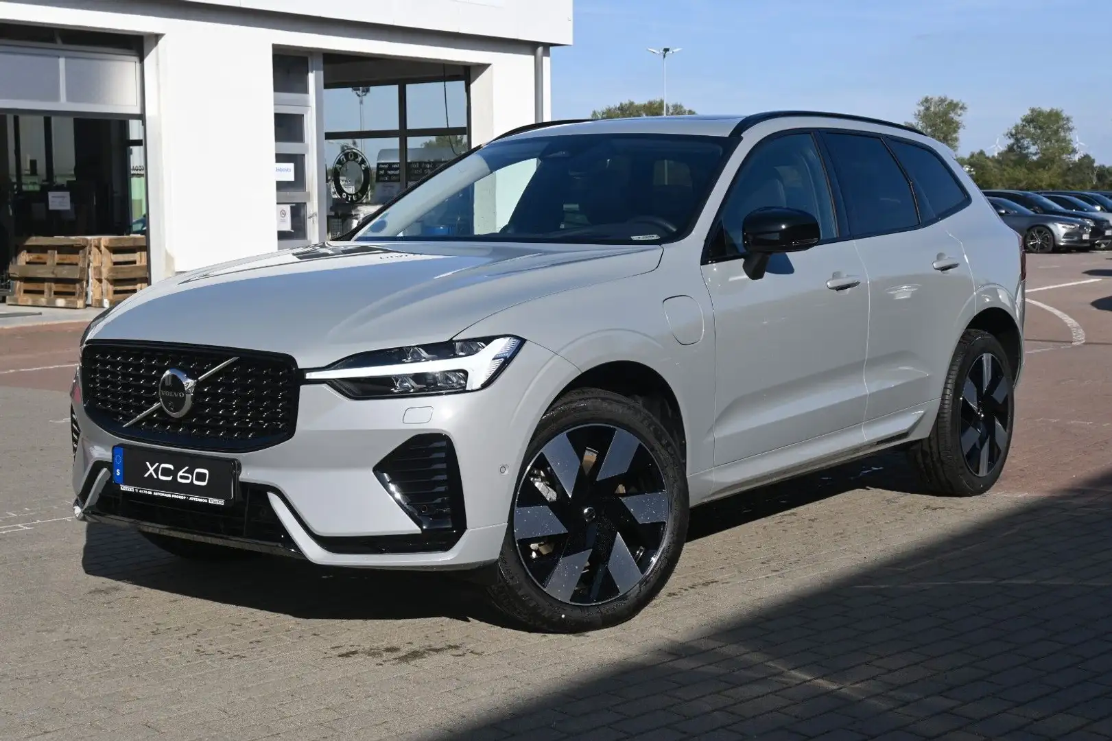 Volvo XC60 T8 Plug-In Ultra Dark*STDHZG*360°*Massage* Grau - 1