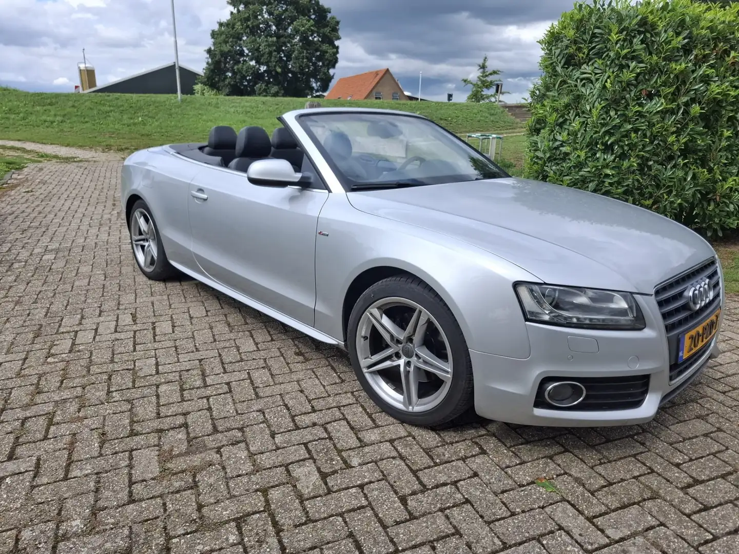 Audi A5 2.0 TFSI S-edition Zilver - 1