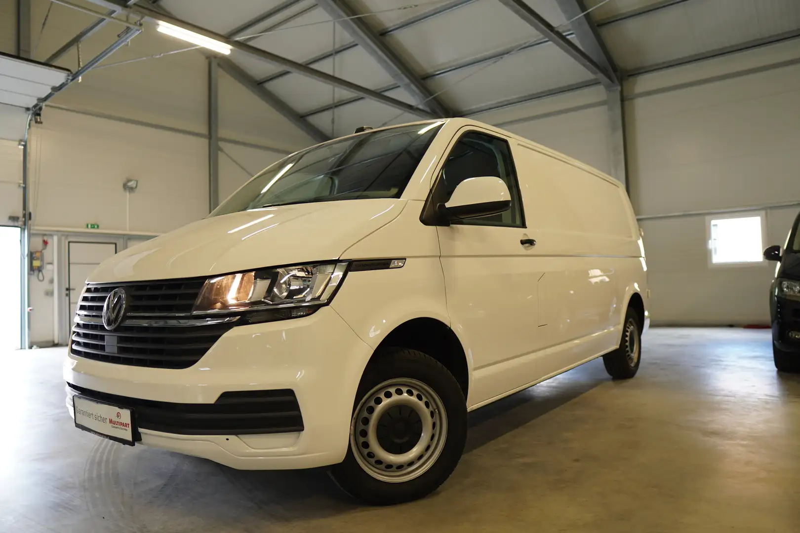 Volkswagen T6.1 Transporter LR 2,0 TDI NAVI AHK PDC TEMPOMAT Weiß - 1