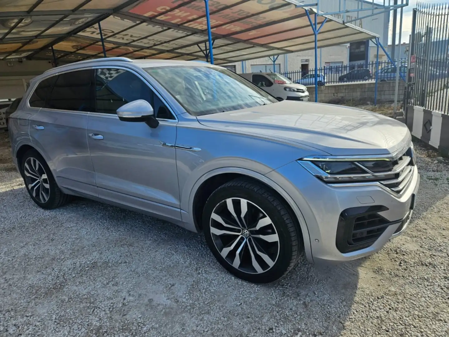Volkswagen Touareg 3.0TDI V6 R-Line Individual Tip. Atmosphere 4M 210 Gris - 1