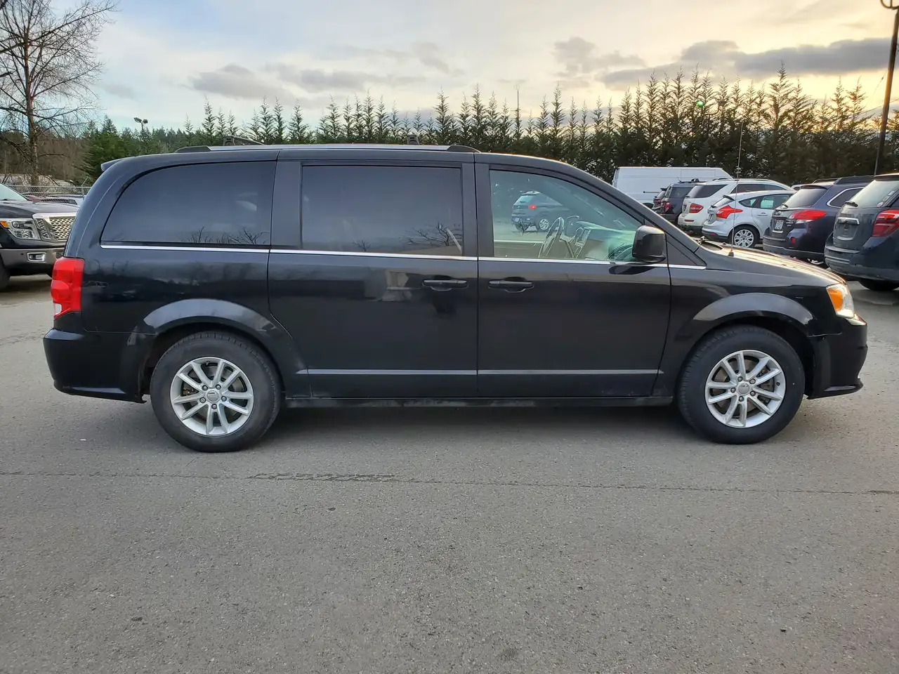 Dodge Grand Caravan снимка Dodge Grand Caravan