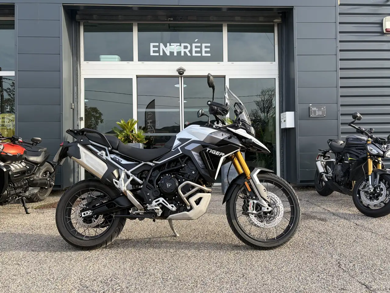 Triumph Tiger 900