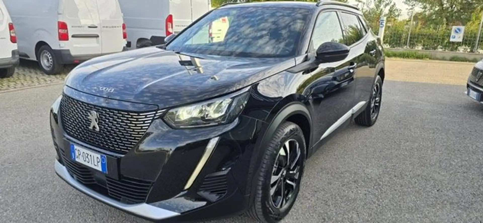 Peugeot 2008 1.5 Bluehdi Allure EAT8 automatico Nero - 1