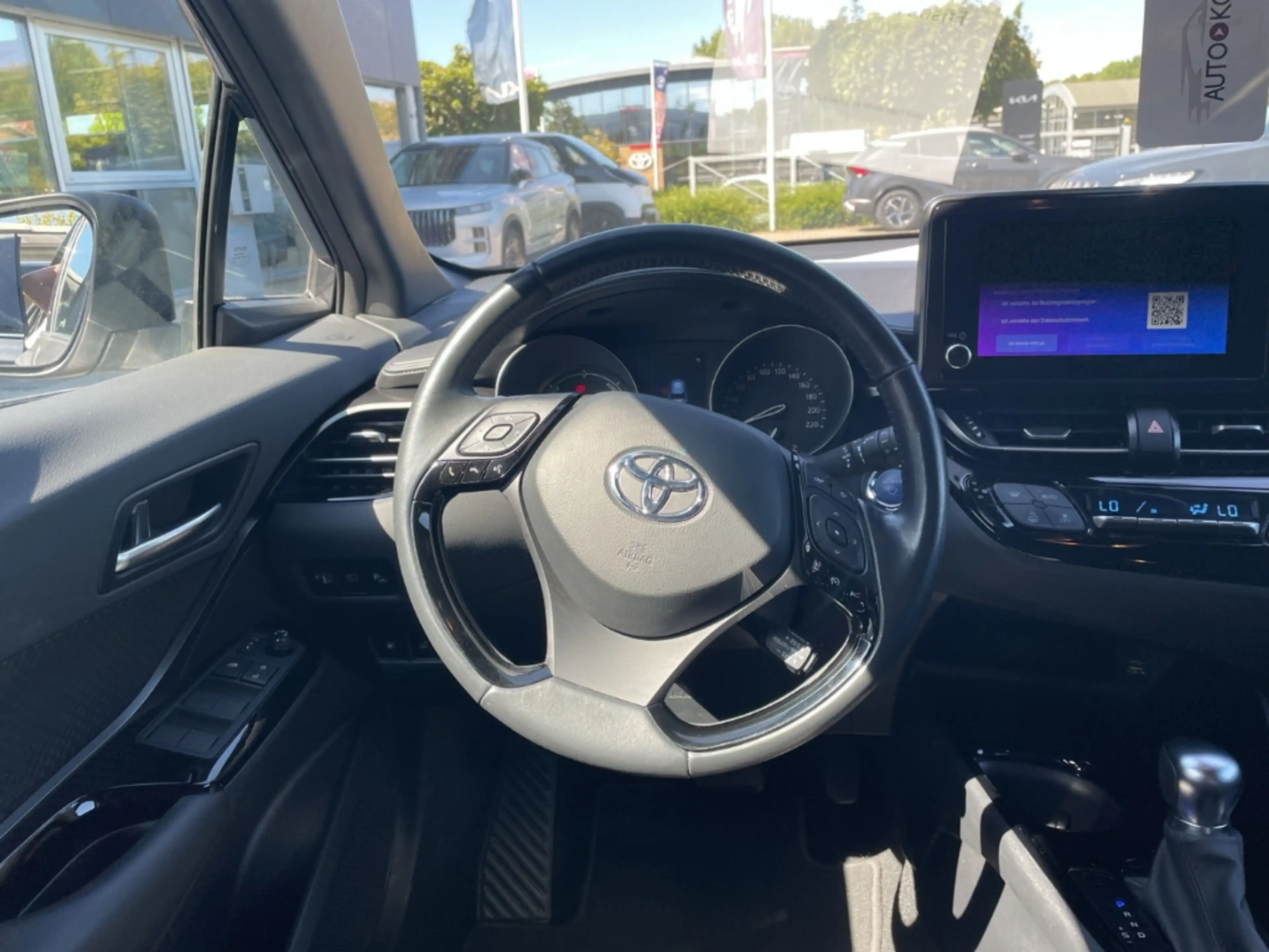 Toyota C-HR Hybrid Team D Navi LED Apple CarPlay Android Auto — photo 13