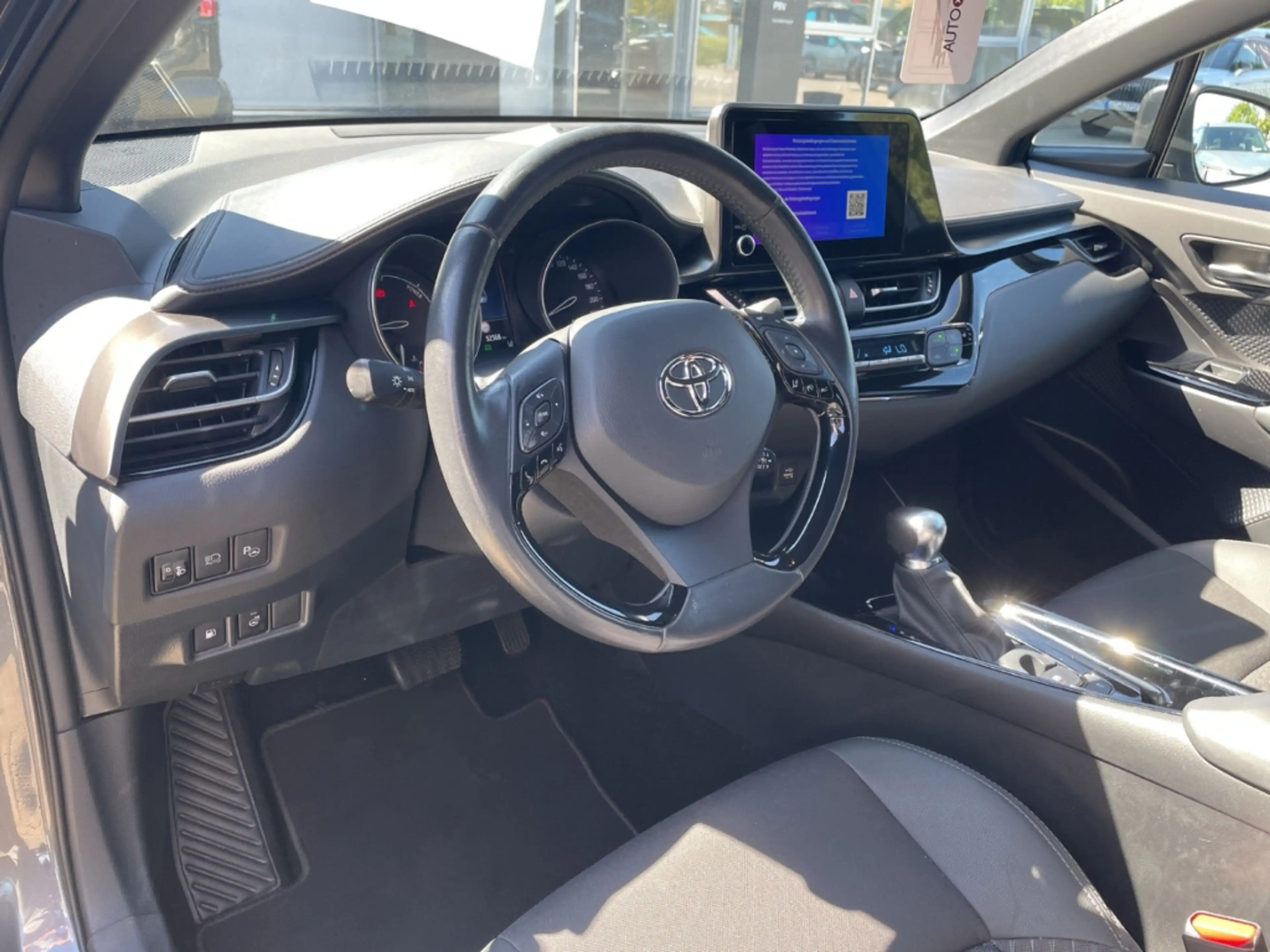 Toyota C-HR Hybrid Team D Navi LED Apple CarPlay Android Auto — photo 9