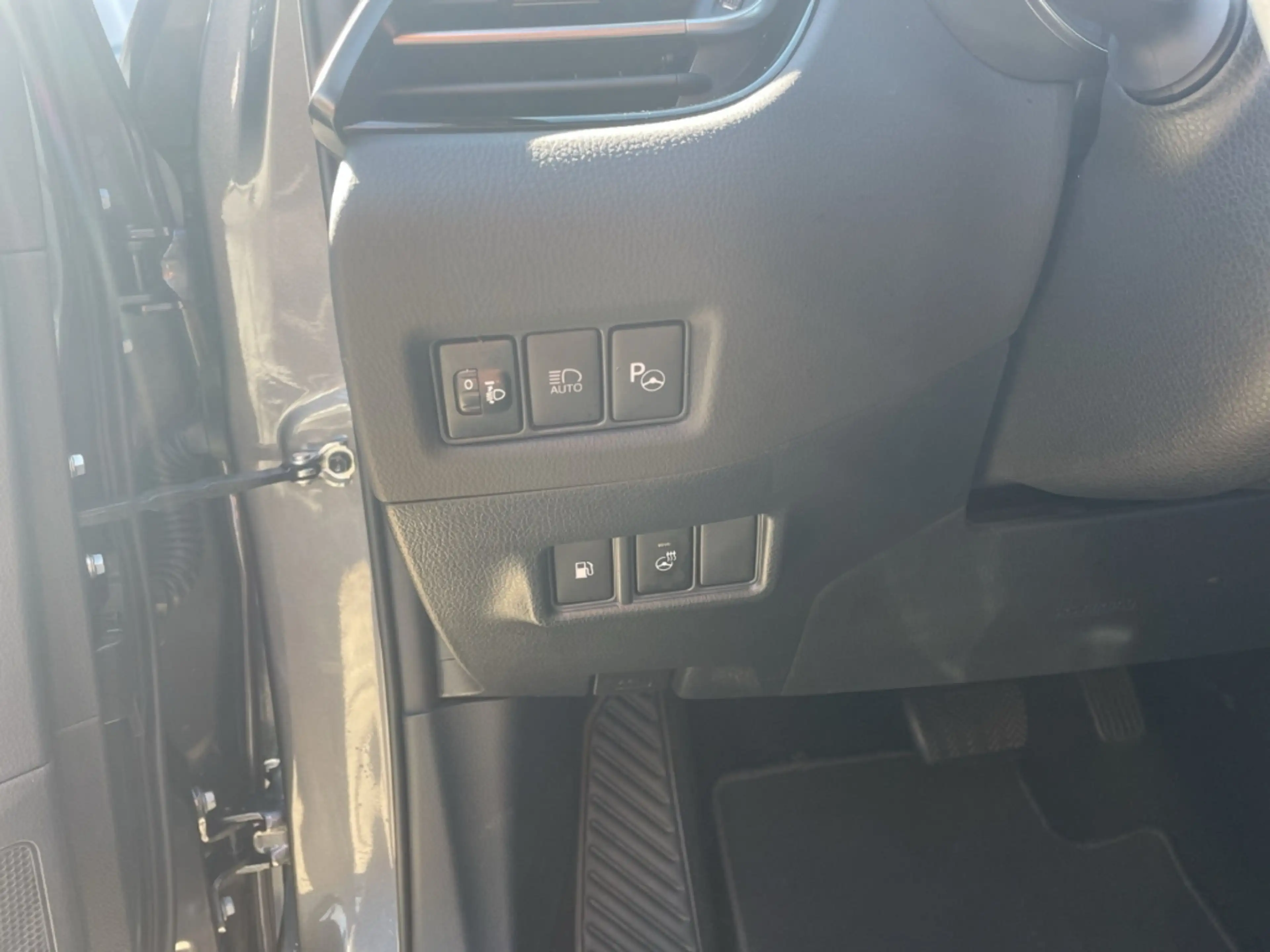 Toyota C-HR Hybrid Team D Navi LED Apple CarPlay Android Auto — photo 10