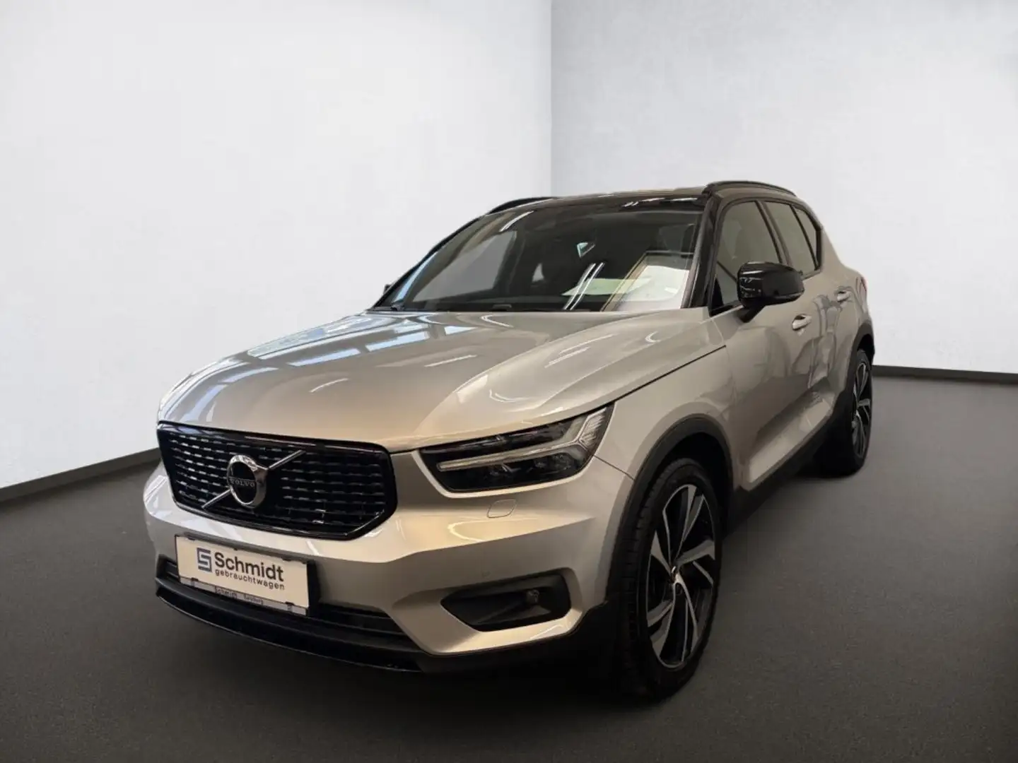 Volvo XC40 D4 R-Design AWD Geartronic Grau - 1