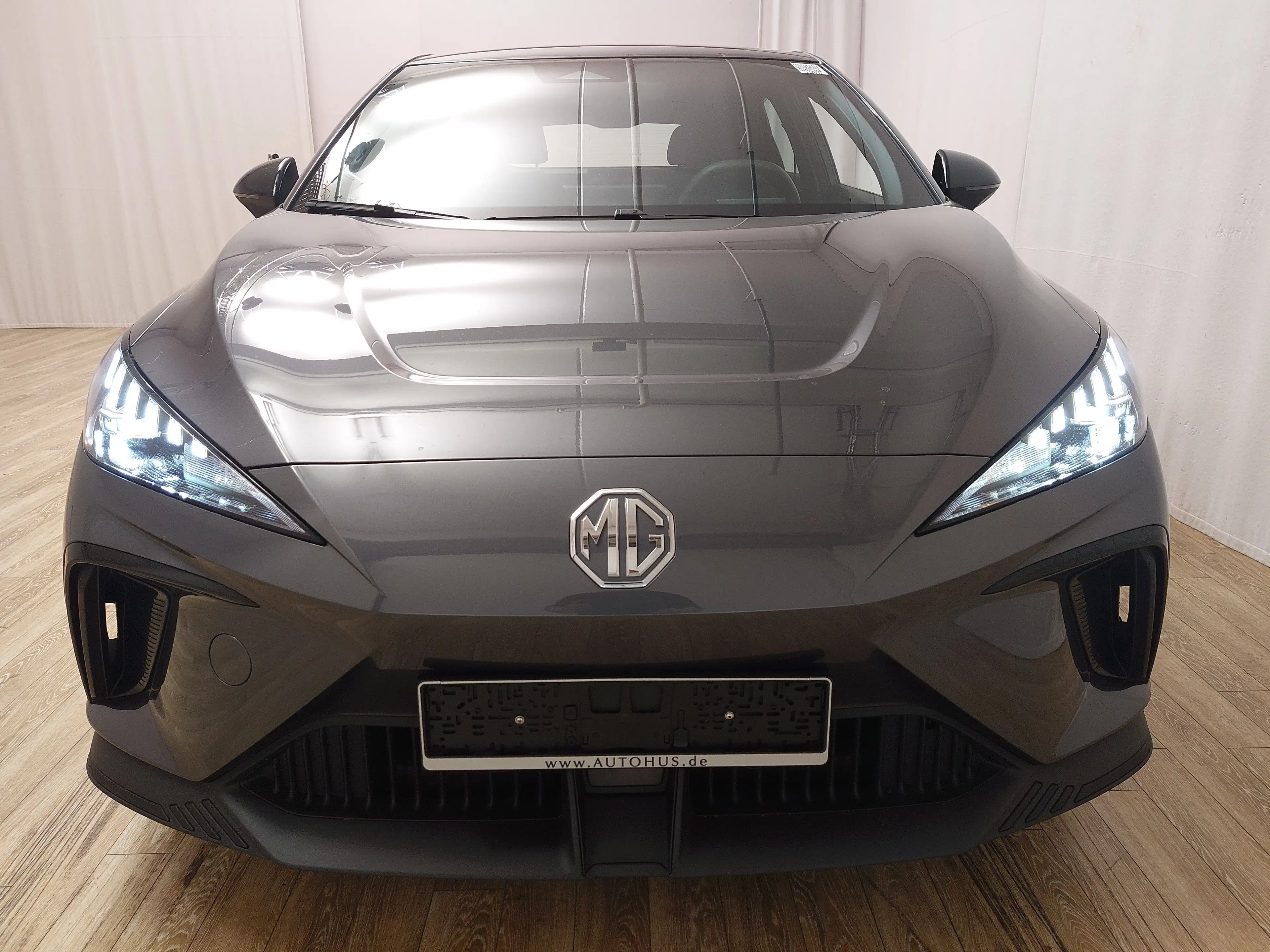 MG MG4 Electric LED CARPLAY PDC ACC — photo 9