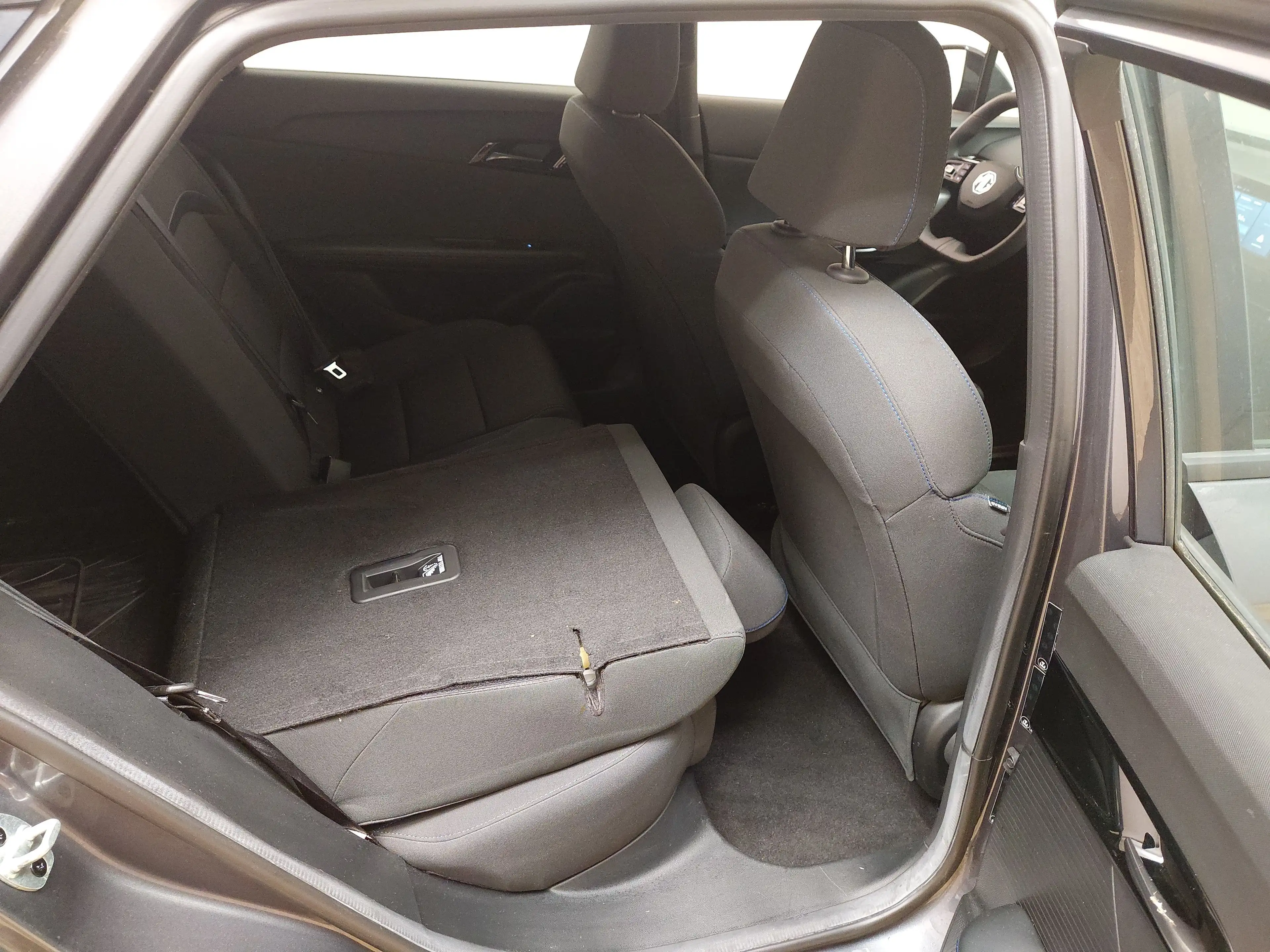 MG MG4 Electric LED CARPLAY PDC ACC — photo 11