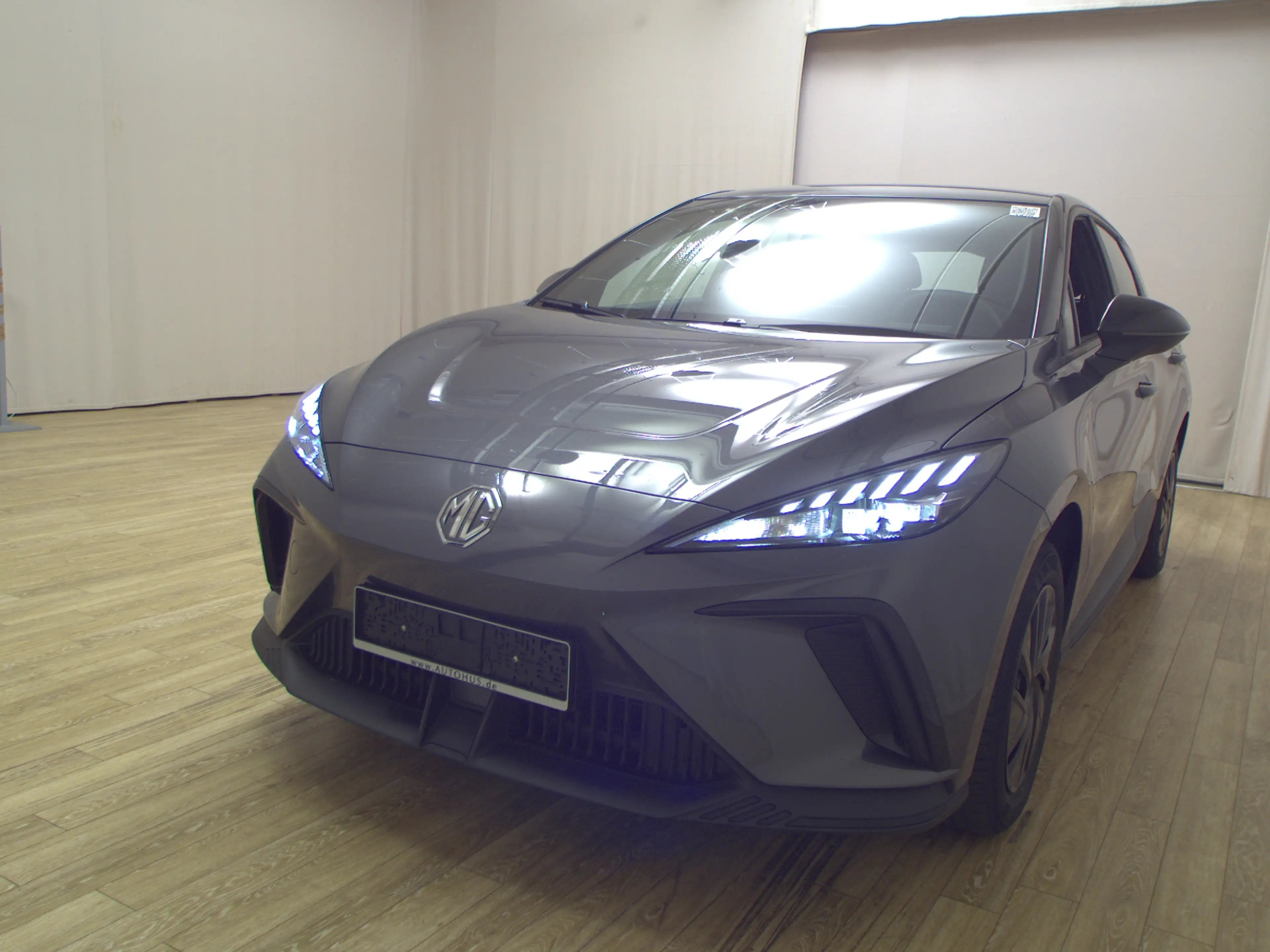 MG MG4 Electric LED CARPLAY PDC ACC — photo 2