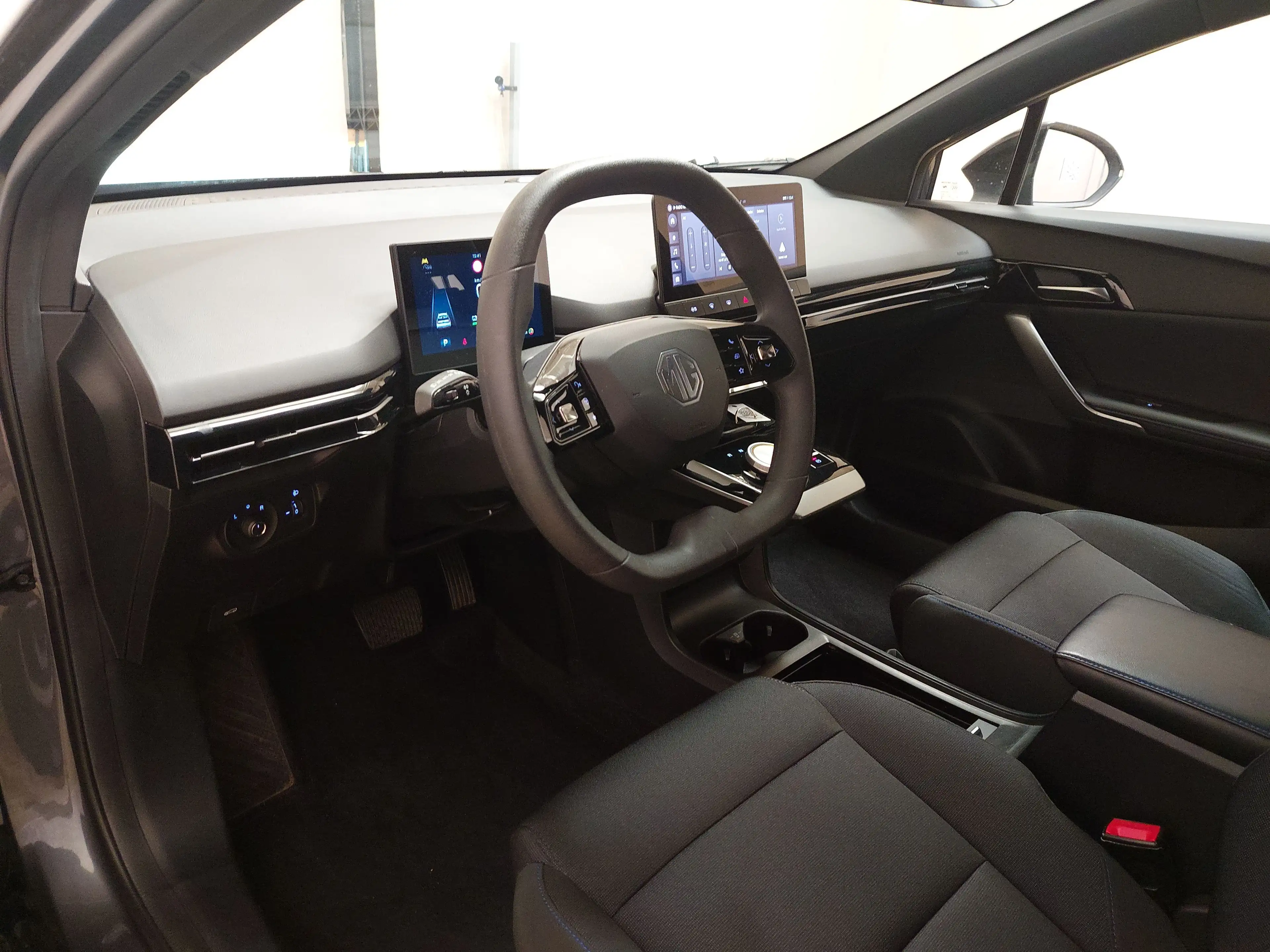 MG MG4 Electric LED CARPLAY PDC ACC — photo 6