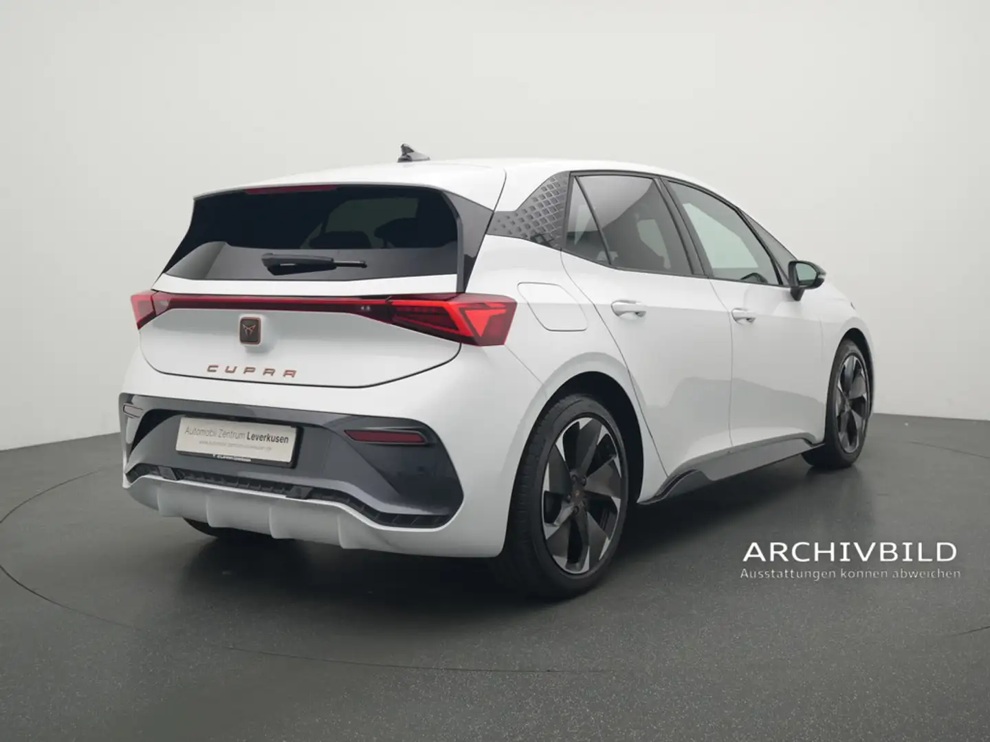 CUPRA Born LED SHZ KLIMA KAM PDC NAVI ACC Schwarz - 2