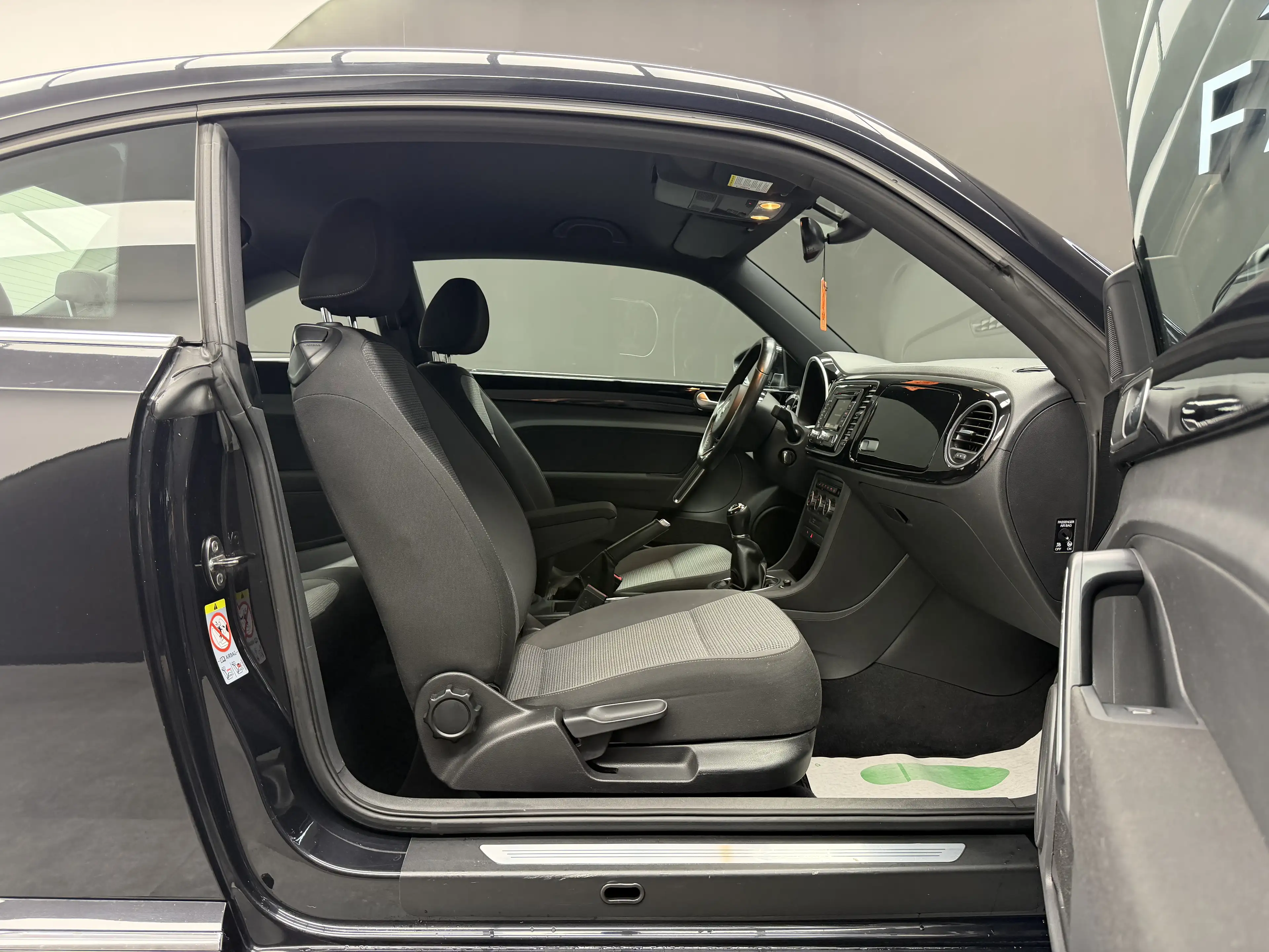 Volkswagen Beetle 1.2 TSI * GPS + JANTES + CLIM + REGU + GARANTIE * — photo 9
