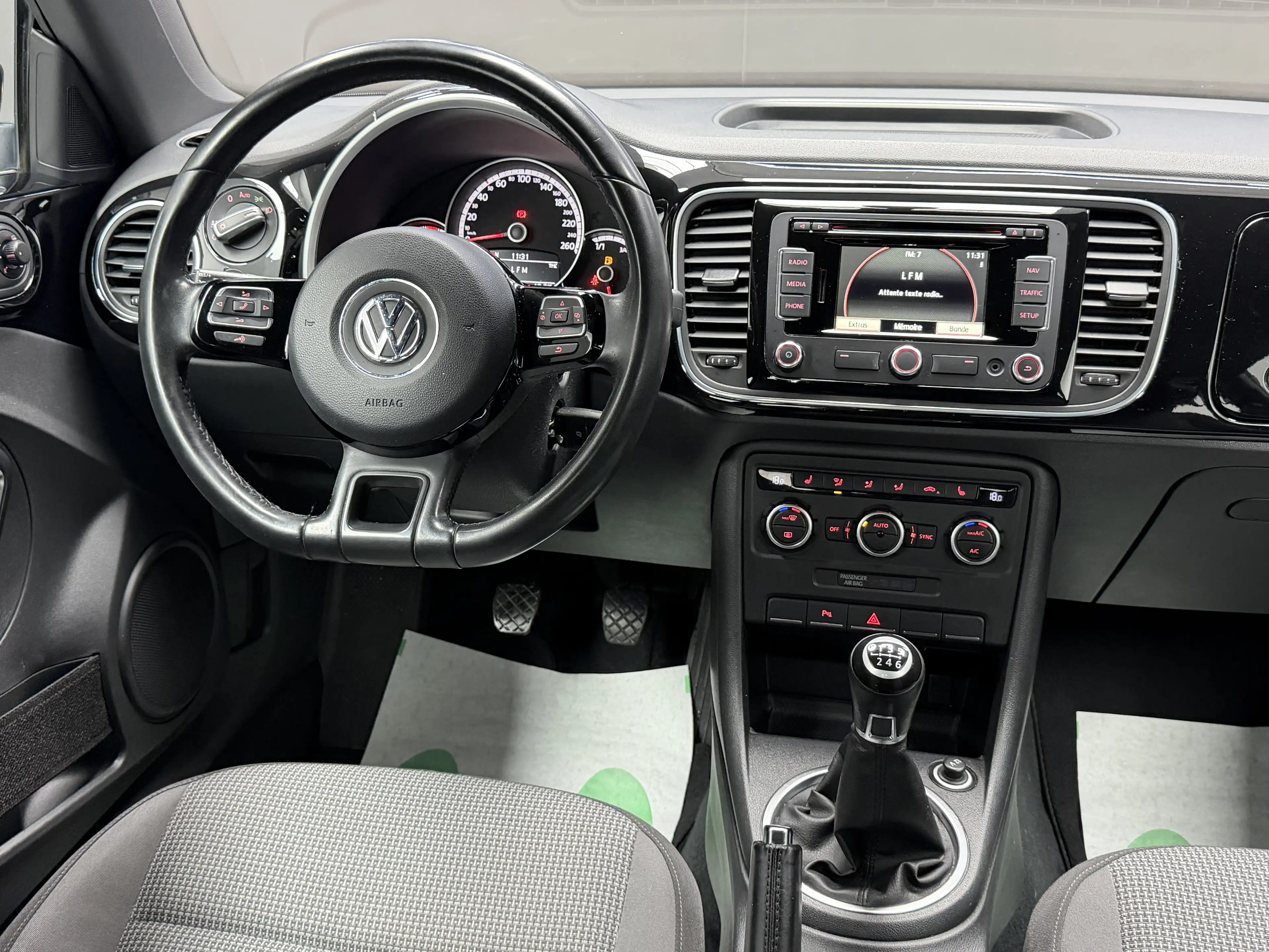 Volkswagen Beetle 1.2 TSI * GPS + JANTES + CLIM + REGU + GARANTIE * — photo 11