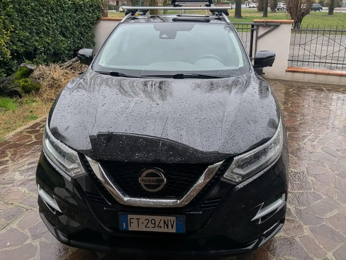 Nissan Qashqai Qashqai 1,2 DIG-T Visia Perfekt! Euro6b!!! Schwarz - 2