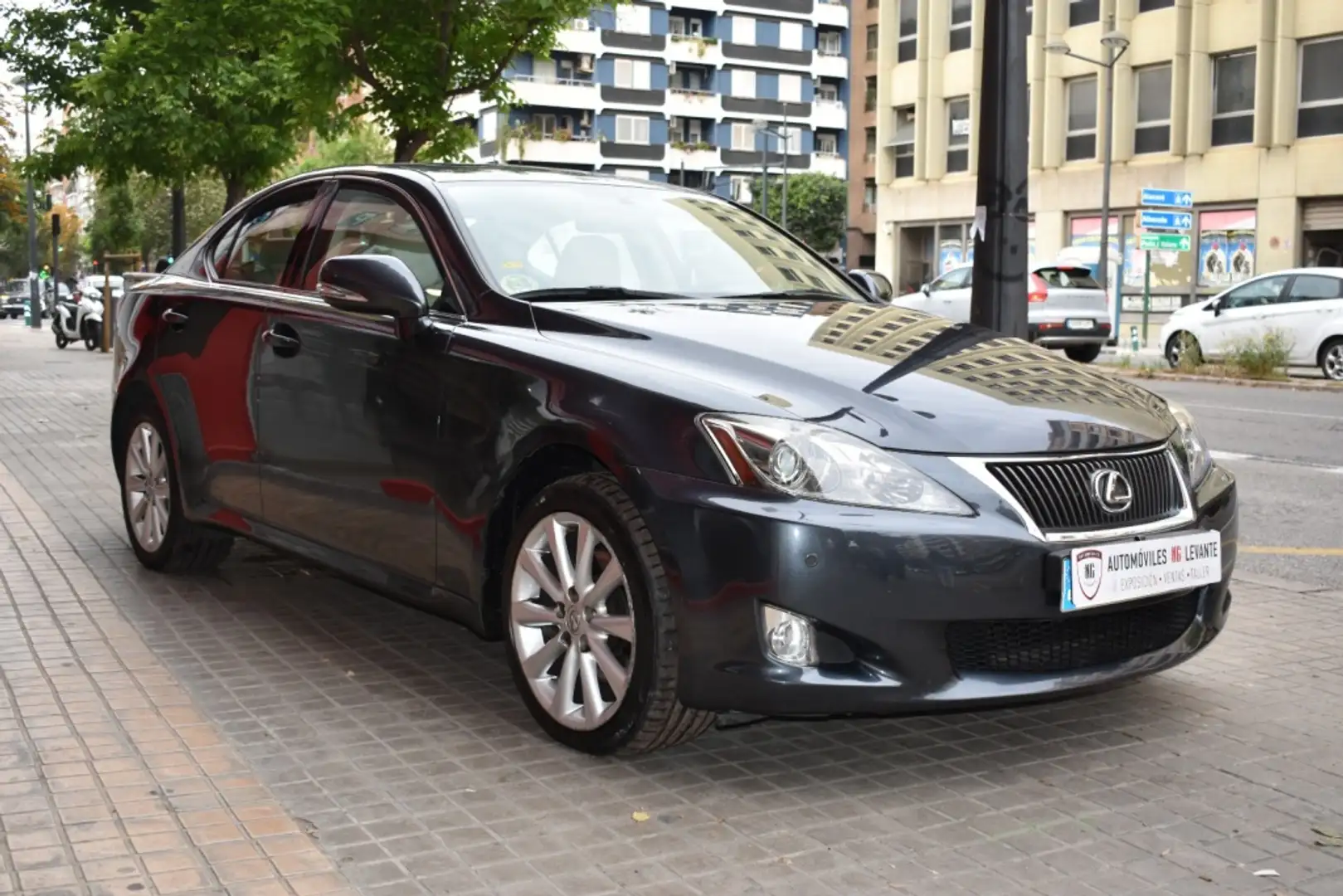 Lexus IS 220d Luxury Cambio 2.9 Gri - 2