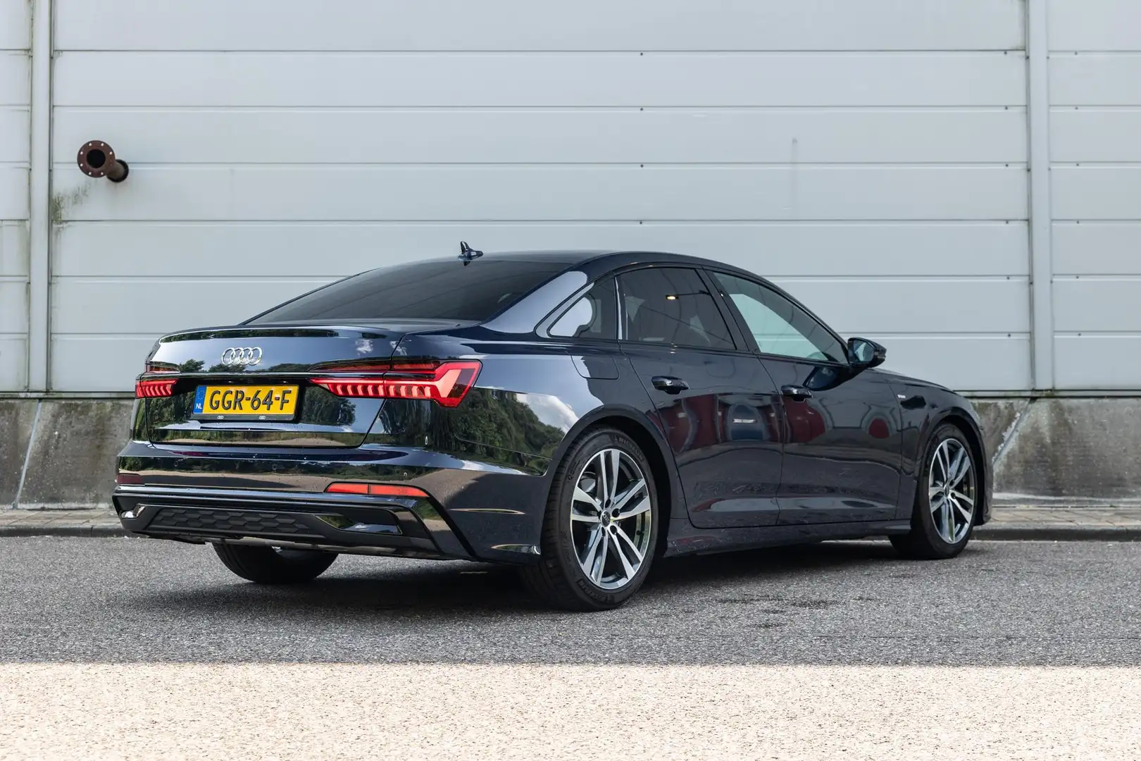 Audi A6 Limousine 40 TFSI 204pk S Edition Competition | Pa Bleu - 2